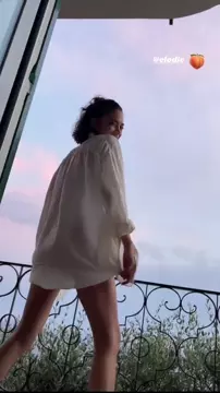 elodie nuda