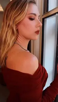 Scarlett Johansson presents +90 sec ,+30 clip, 17 celebrities 3 JOI